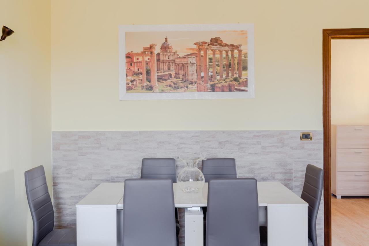רומא Le Rondini Apartment, 5 Persone, 2 Balconi, Policlinico Tor Vergata E Casilino מראה חיצוני תמונה