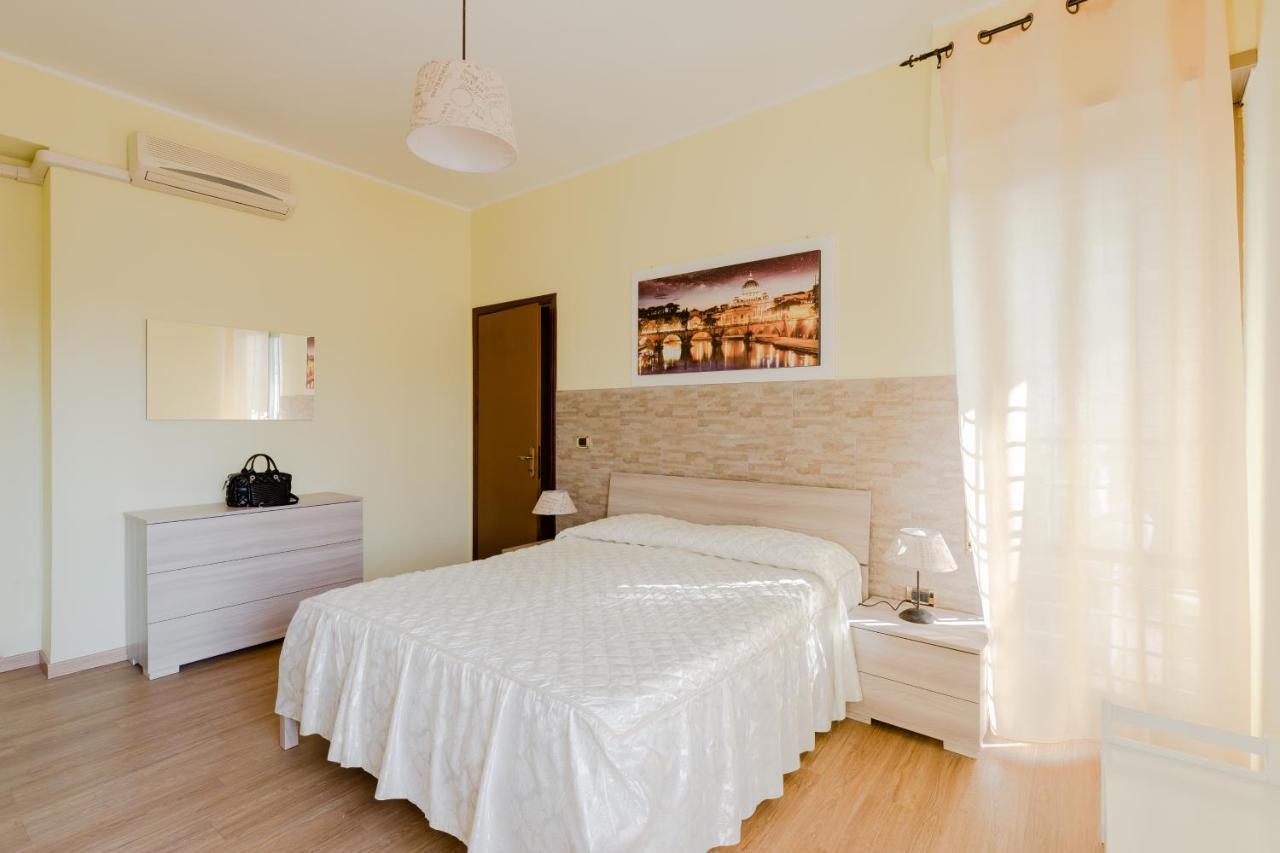 רומא Le Rondini Apartment, 5 Persone, 2 Balconi, Policlinico Tor Vergata E Casilino מראה חיצוני תמונה