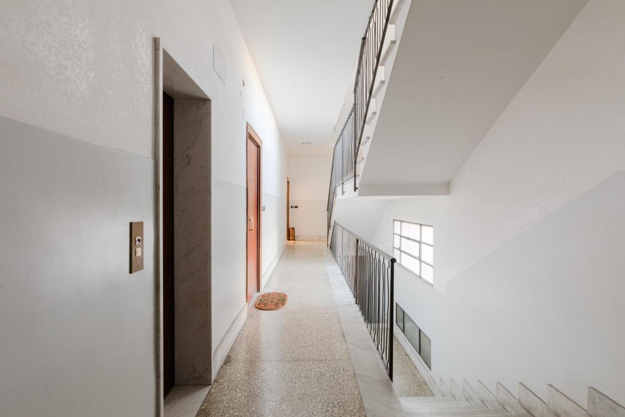 רומא Le Rondini Apartment, 5 Persone, 2 Balconi, Policlinico Tor Vergata E Casilino מראה חיצוני תמונה