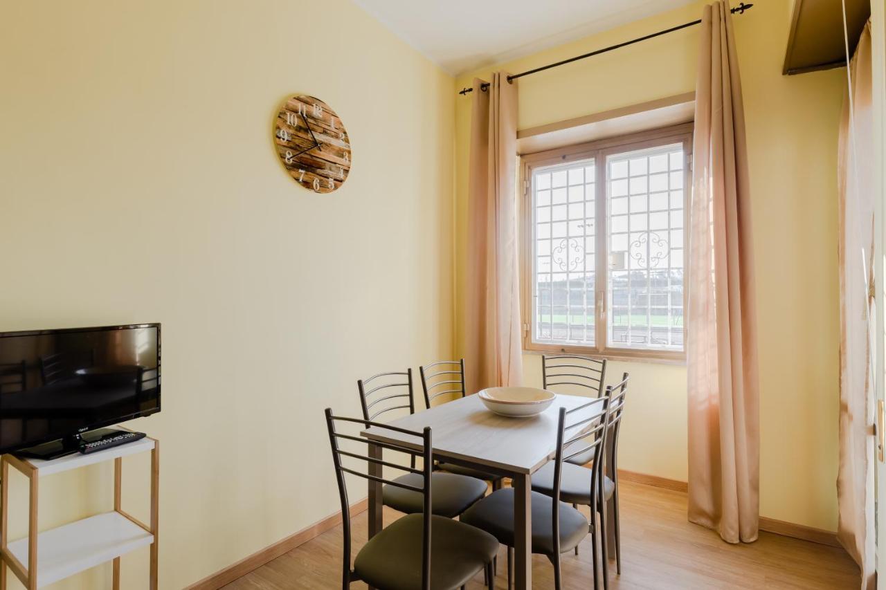 רומא Le Rondini Apartment, 5 Persone, 2 Balconi, Policlinico Tor Vergata E Casilino מראה חיצוני תמונה