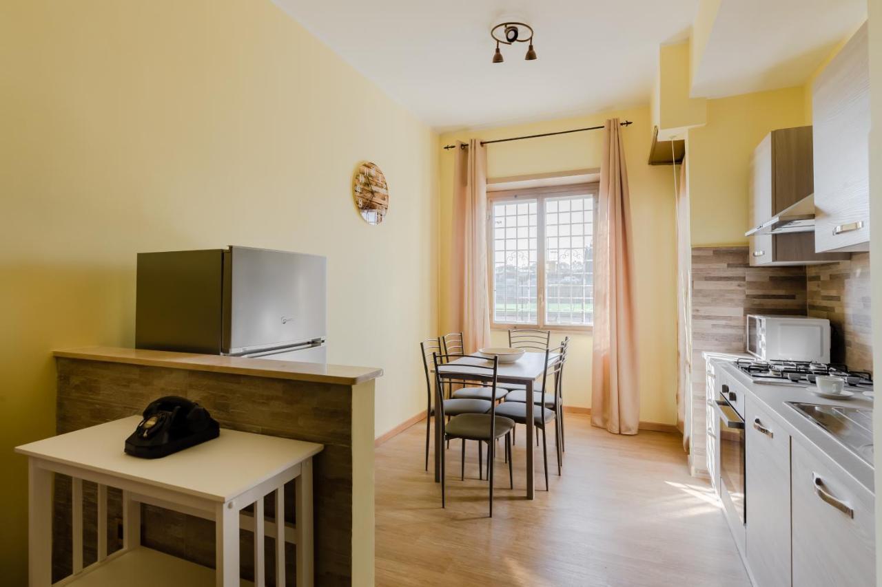 רומא Le Rondini Apartment, 5 Persone, 2 Balconi, Policlinico Tor Vergata E Casilino מראה חיצוני תמונה